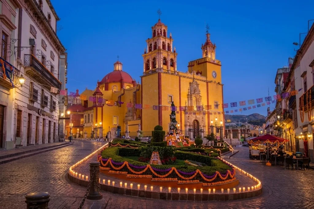 Día 5 — SAN MIGUEL DE ALLENDE – ATOTONILCO – DOLORES HIDALGO – GUANAJUATO