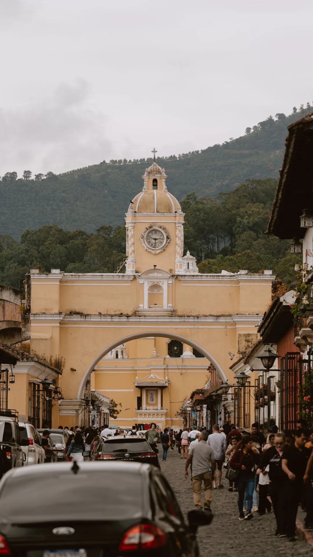 Día 2 — Tour Antigua Guatemala + Hobbitenango - Antigua